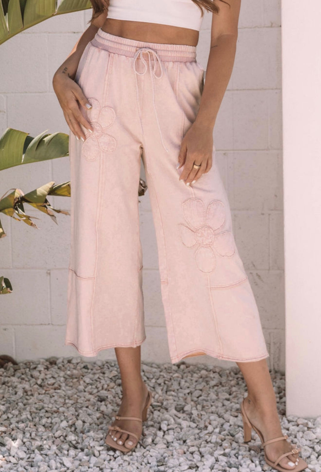 Mineral Wash Flower Cropped Pants