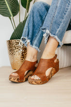 Load image into Gallery viewer, Corky’s Cognac Carley Wedge
