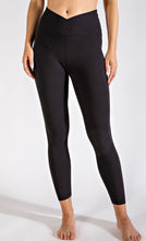 Load image into Gallery viewer, Black V-Waist Butter Leggings
