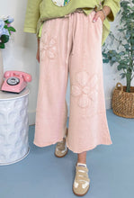 Load image into Gallery viewer, Mineral Wash Flower Cropped Pants
