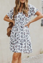 Load image into Gallery viewer, Short Sleeve Leopard Print Dress
