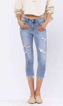Load image into Gallery viewer, Judy Blue Mid Rise Destroyed Skinny Capri
