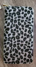 Load image into Gallery viewer, Grey Leopard Fur Wallet
