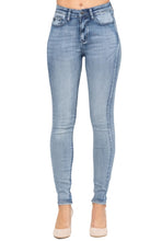 Load image into Gallery viewer, Judy Blue High Rise Skinny Jeans
